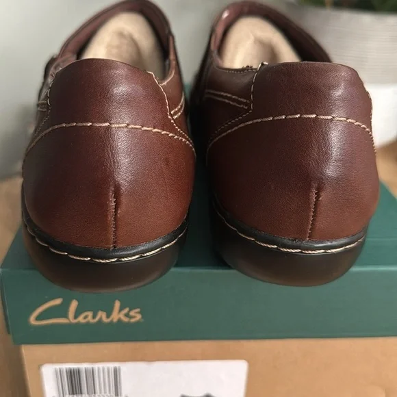 Clarks Dark Brown Leather Clogs with Button Detail - Picture 6 of 11